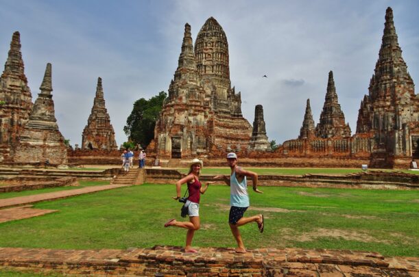 North Thailand: Safaris, Temples and Longnecks