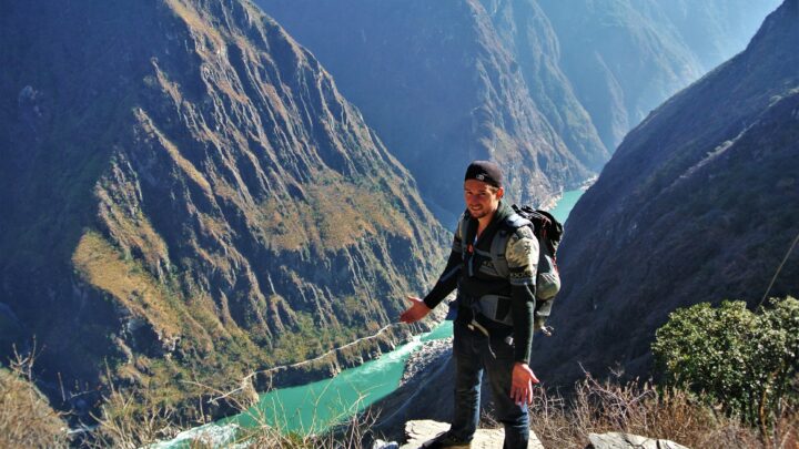 Hiking the Tiger Leaping Gorge in China