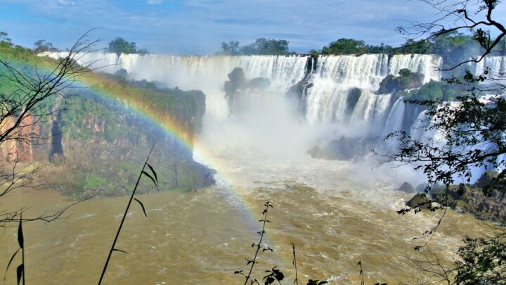 Iguazú Falls: the largest waterfall in the world